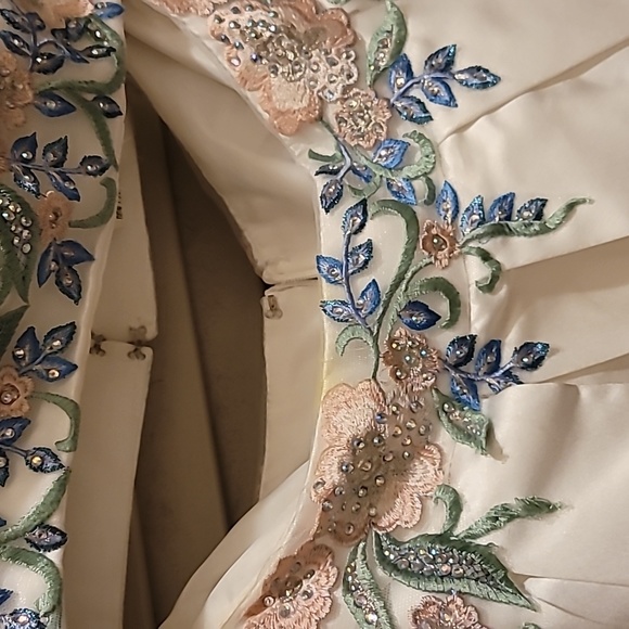 Formal 2 piece - Picture 3 of 8